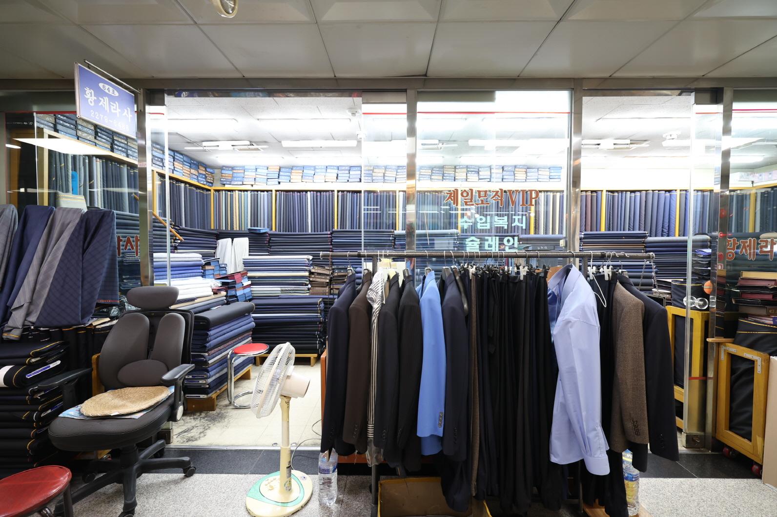 황제라사 외부전경