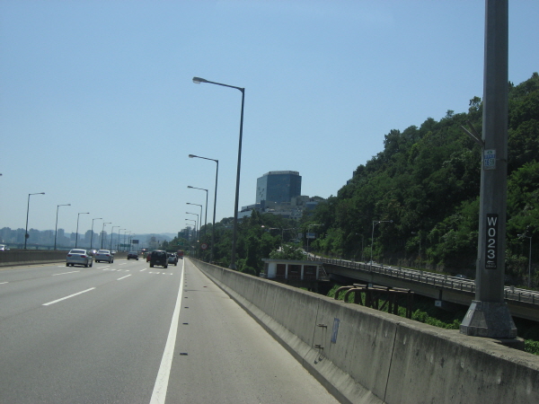 강변북로(난지방향) 아차산대교시점 지난 650M 사진