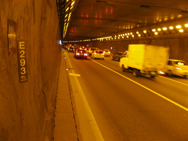 내부순환로(성동방향) 홍지문 터널 시점 지난 190M 사진