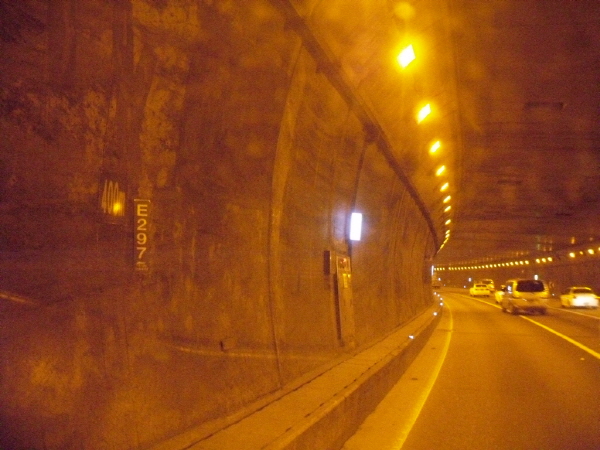 내부순환로(성동방향) 홍지문 터널 시점 지난 380M 사진