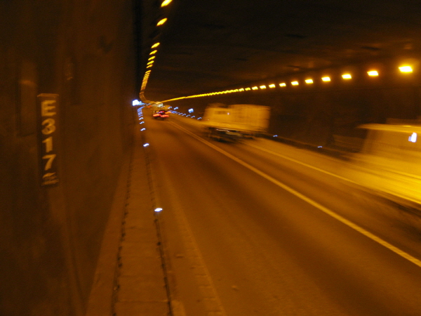 내부순환로(성동방향) 홍지문 터널 시점 지난 1320M 사진