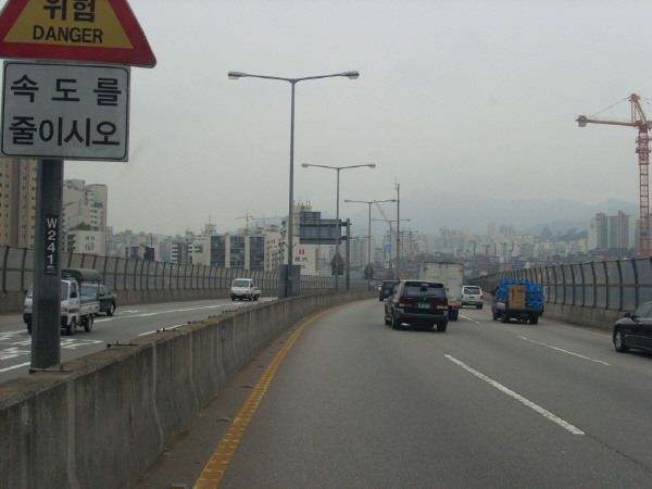 내부순환로(성산방향) 북부간선도로 접속부 지난 145M 사진