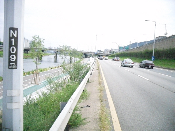 동부간선도로(상계방향) 장안철교 지난 2,180M 사진