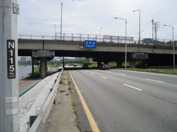 동부간선도로(상계방향) 장안철교 지난 2,420M 사진