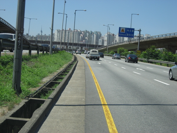 동부간선도로(성수방향)장안철교 지난 295M 사진