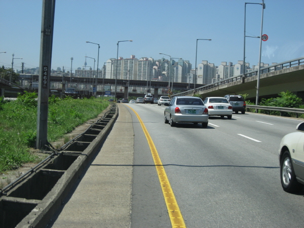 동부간선도로(성수방향)장안철교 지난 365M 사진
