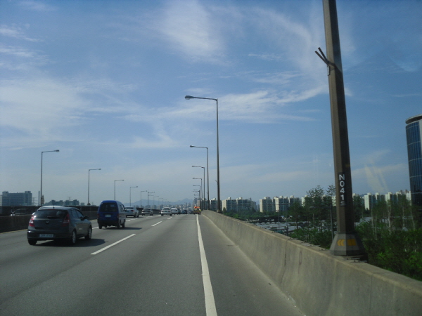 동부간선도로(장지방향) 탄천고가시점 지난 305M 사진