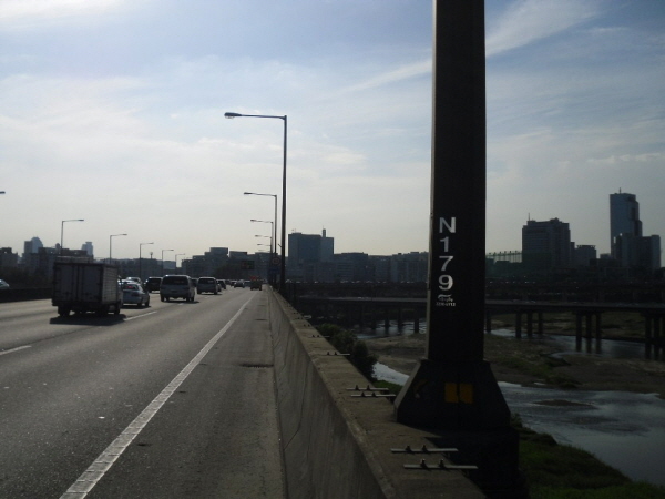 동부간선도로(장지방향) 수서진입램프 지난 710M 사진