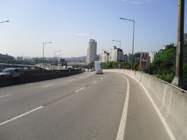 동부간선도로(장지방향) 청담대교북단시점 지난 840M 사진