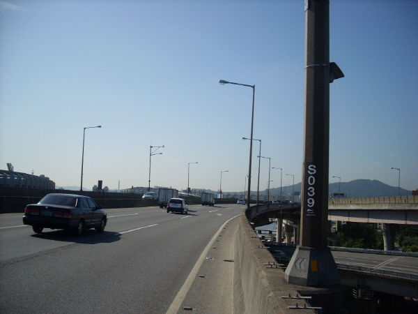 동부간선도로(장지방향) 청담대교종점 지난 255M 사진
