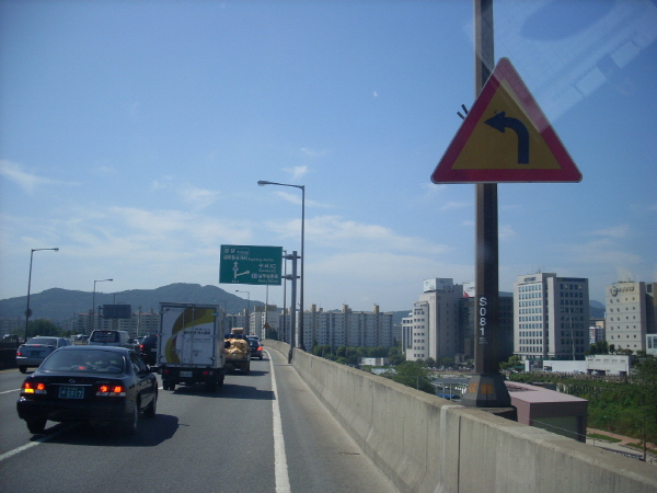 동부간선도로(장지방향) 올림픽장지합류점 지난 1,365M 사진