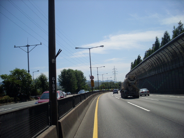 동부간선도로(장지방향) 수서지하차도종점 지난 215M 사진