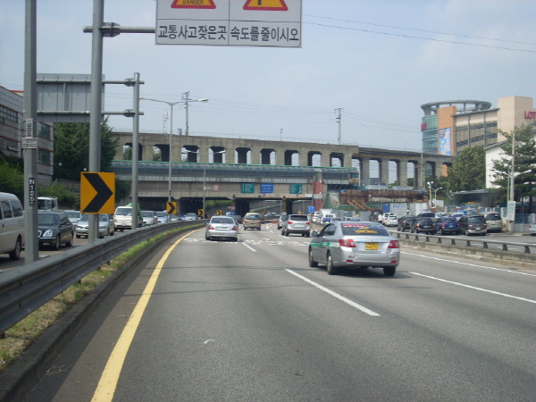 서부간선도로(성산방향) 안양천철교 지하차도 사진